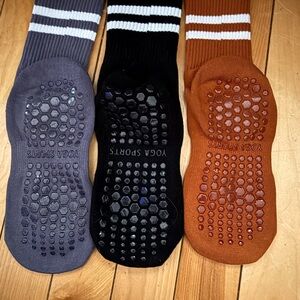 Non-Slip Yoga walk of wellness Socks - Gray, Black & Brown